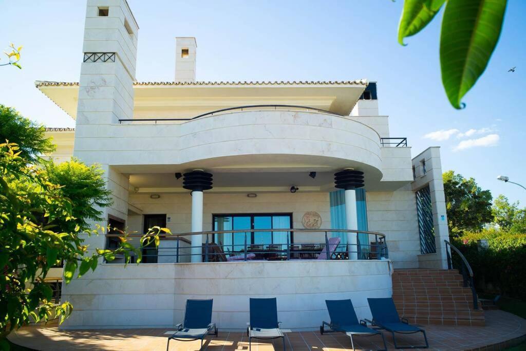 Beachside Villa In Puerto Marina, Benalmadena Exterior photo